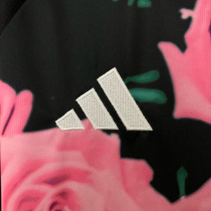 Real Madrid Pink Gucci Snake