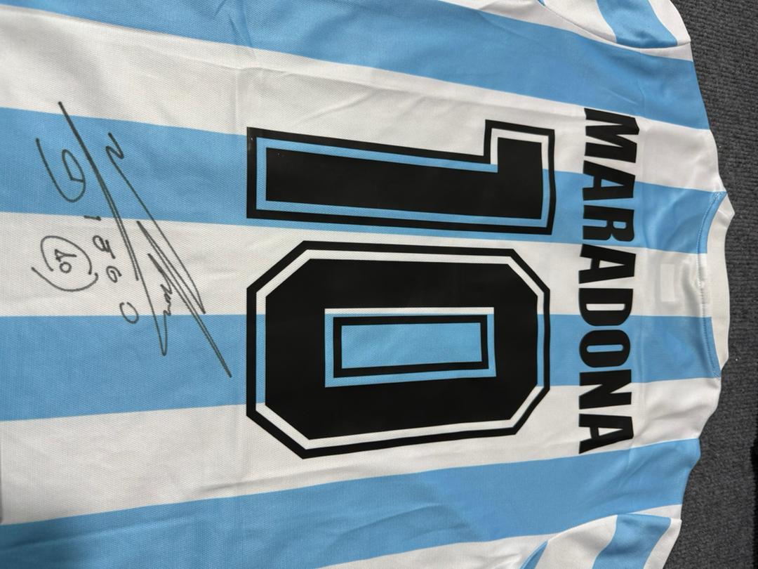 Signed Diego Maradona ICONS