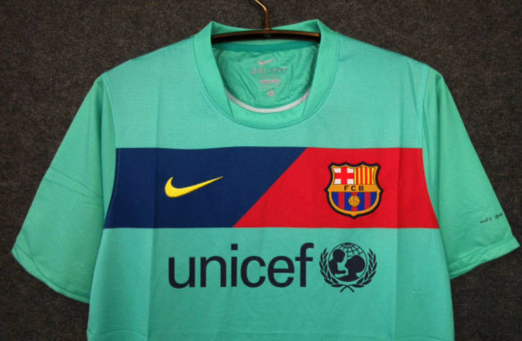 Barcalona 10/11 retro away