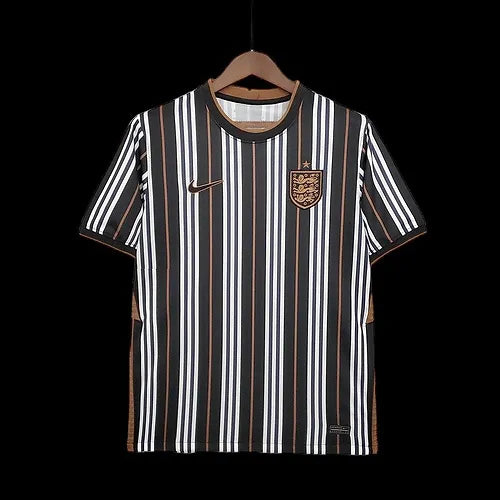 England x Burberry Home Special Kit