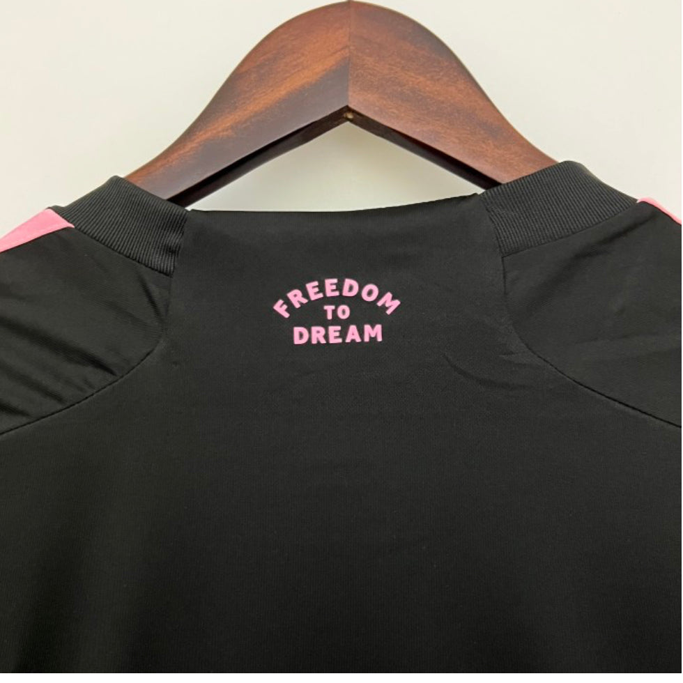 Inter Miami away